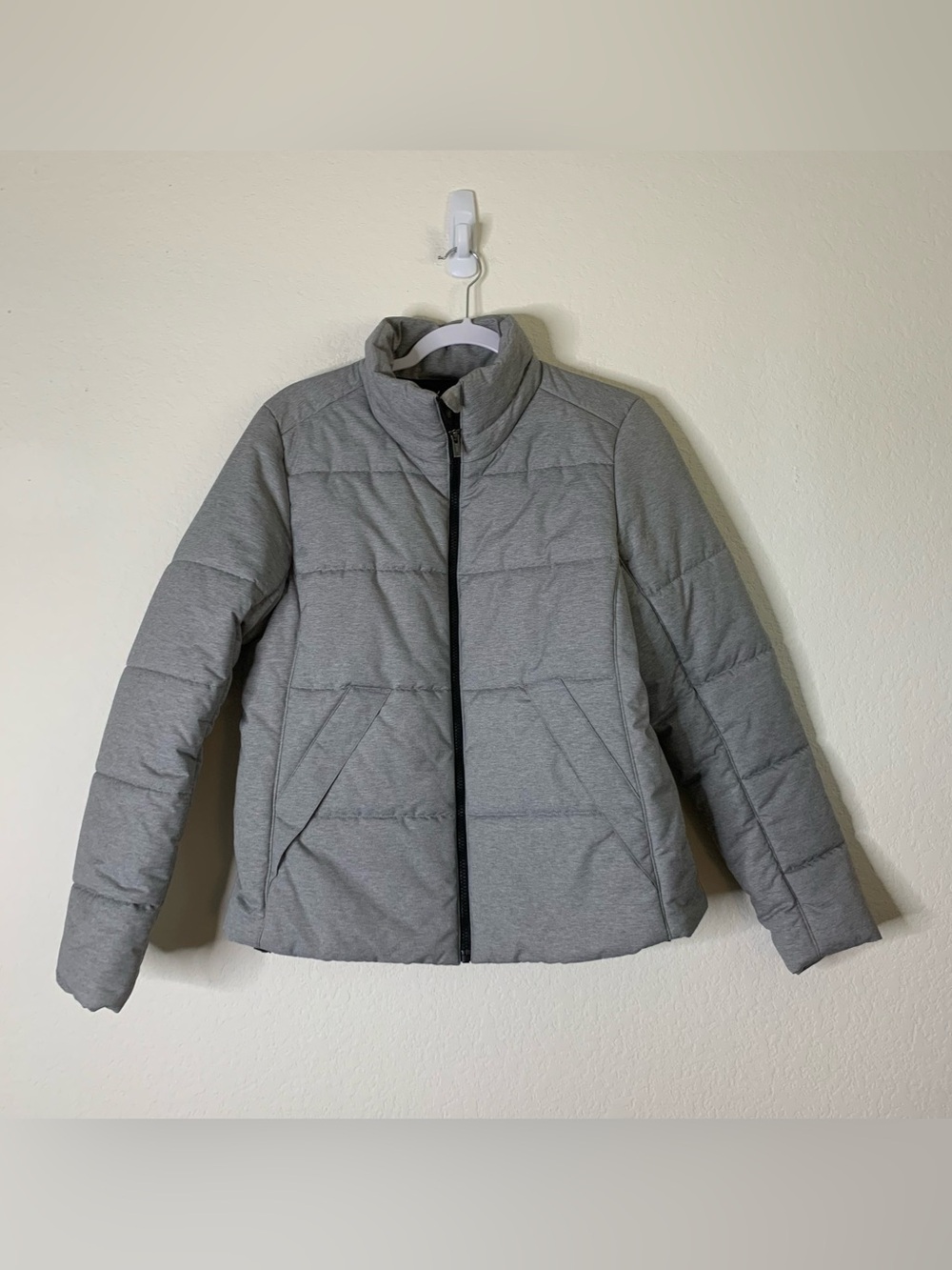 Lucy Womens gray full zip quilted puffer jacket L
